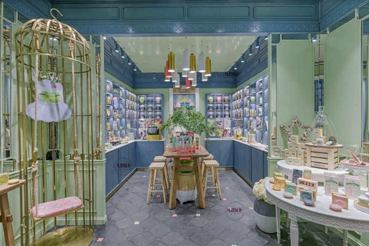 時尚新穎的化妝品展示柜設(shè)計風(fēng)格!
