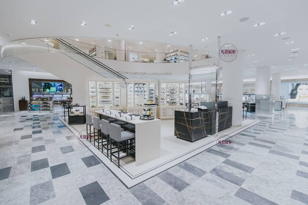 如何避免亞克力化妝品展示架變形