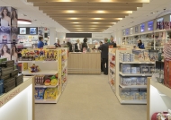化妝品展示柜風格設(shè)計要注意哪些方面