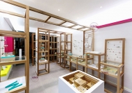 烤漆展柜為什么比普通展柜好
