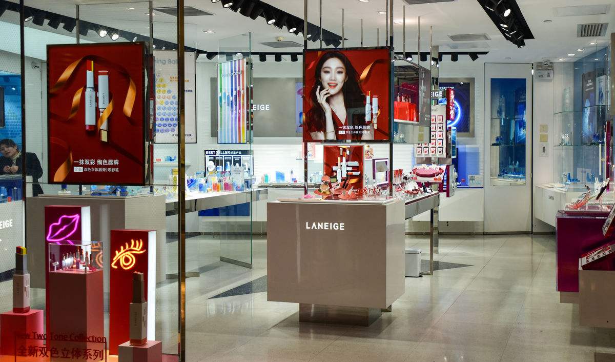 香港化妝品柜臺(tái)訂制設(shè)計(jì)客戶