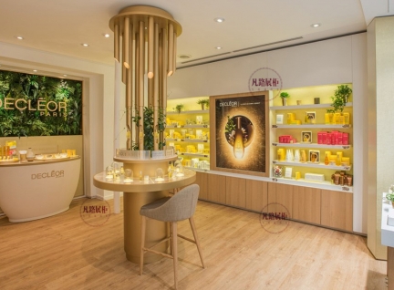 美容店木質(zhì)烤漆展柜效果圖